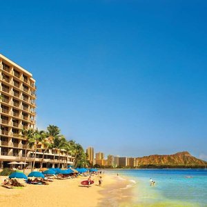 outrigger reef waikiki beach resort exterior hero