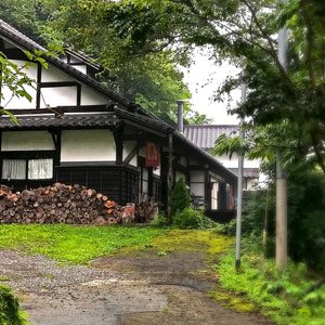 日本の伝統的家屋の趣を呈しながら、室内はモダンにリノベーションされ、外国からのお客様にも使い易い仕様になっています。