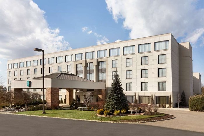 EMBASSY SUITES BY HILTON PISCATAWAY SOMERSET $118 ($̶1̶5̶0̶) - Prices ...