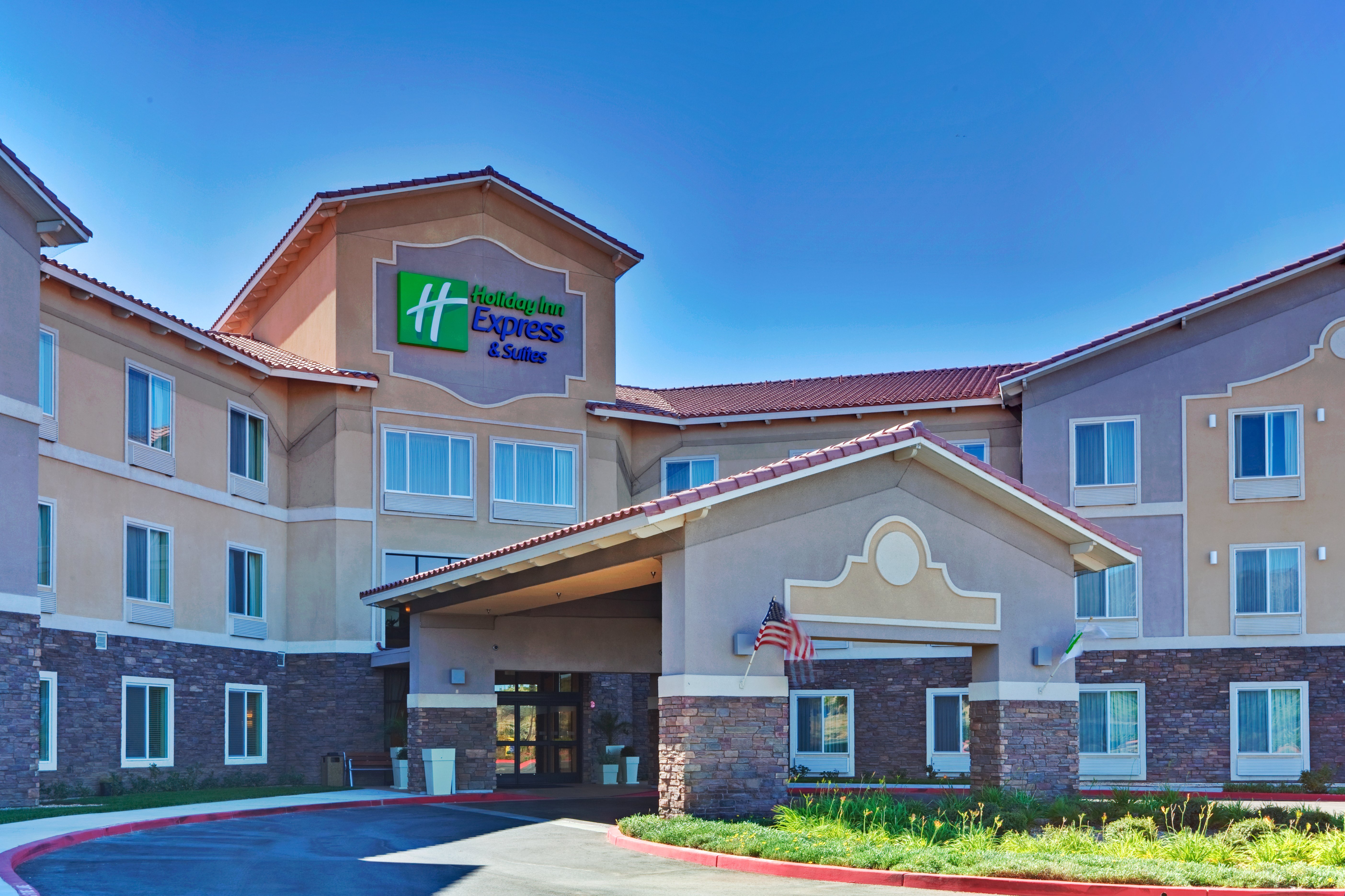 HOLIDAY INN EXPRESS SUITES BEAUMONT