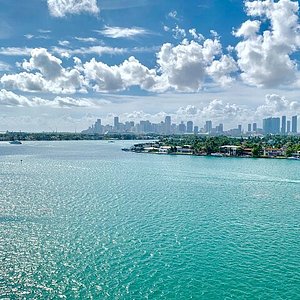 Jetski Adventure through the Heart of Miami & Biscayne Bay - QUE XP
