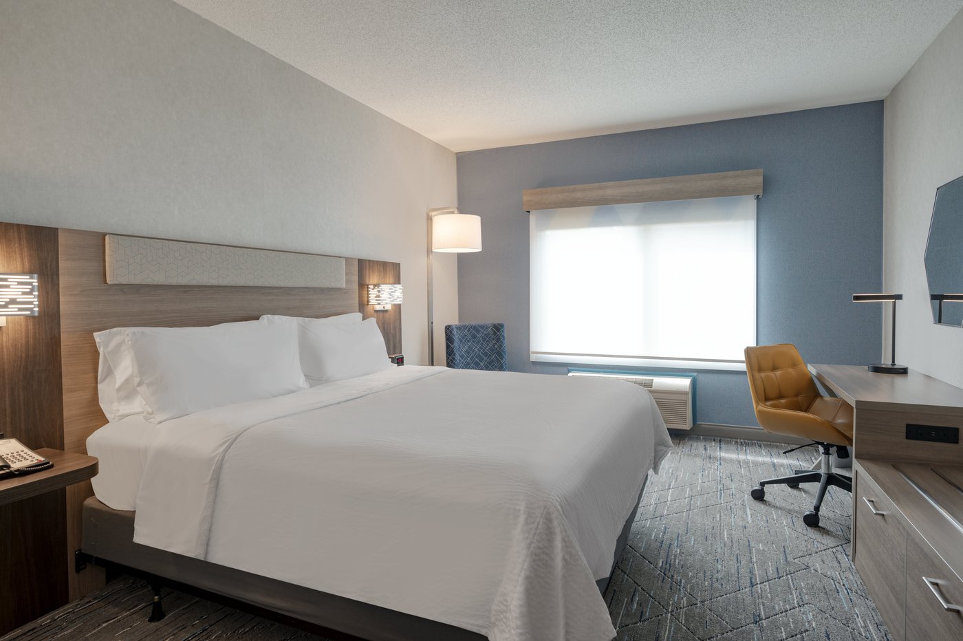 HOLIDAY INN EXPRESS & SUITES WADSWORTH, AN IHG HOTEL $146 ($̶1̶7̶0̶ ...