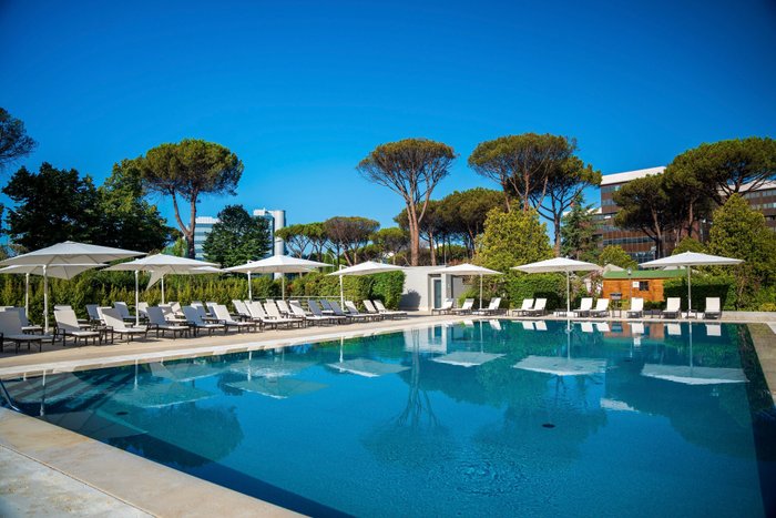 The best restaurants with swimming pools in Rome