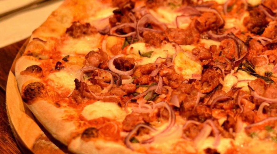 Massa fina, molho artesanal e recheio equilibrado.  A melhor experiência em pizza. 