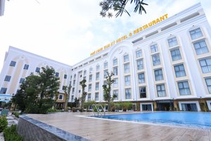 Room & Suite