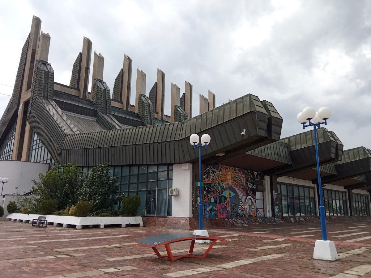 Adult Guide in Pristina