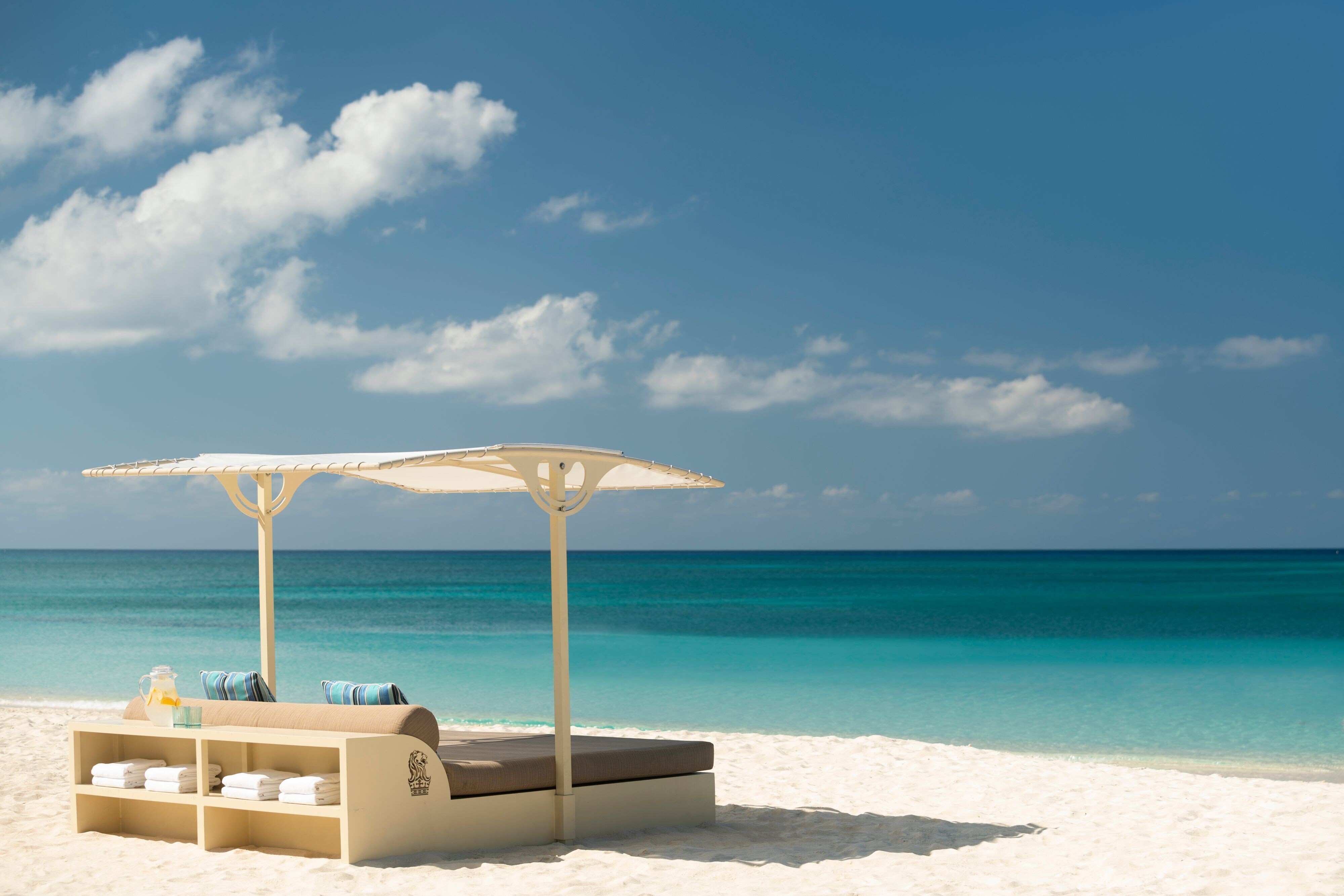 THE RITZ CARLTON GRAND CAYMAN Updated 2023 Prices Resort Reviews   Day Bed At Seven Mile 