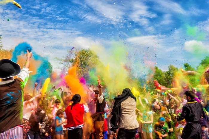 Soirée fluo 🌈🎉🥳 Une folle - Capfun - Camping La Chênaie