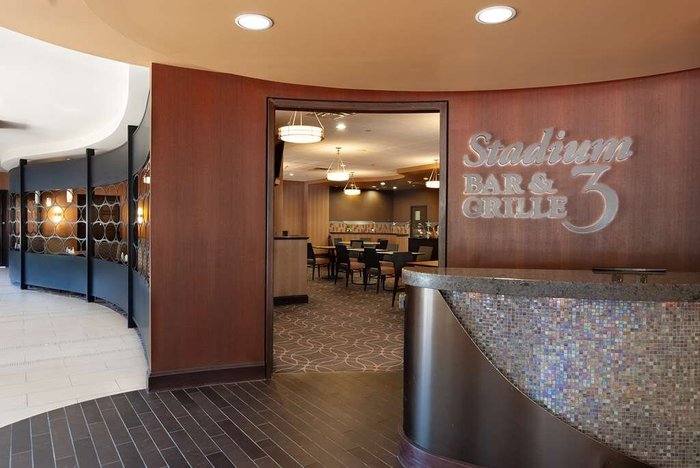 DOUBLETREE BY HILTON HOTEL CLEVELAND DOWNTOWN - LAKESIDE $137 ($̶1̶5̶4̶ ...