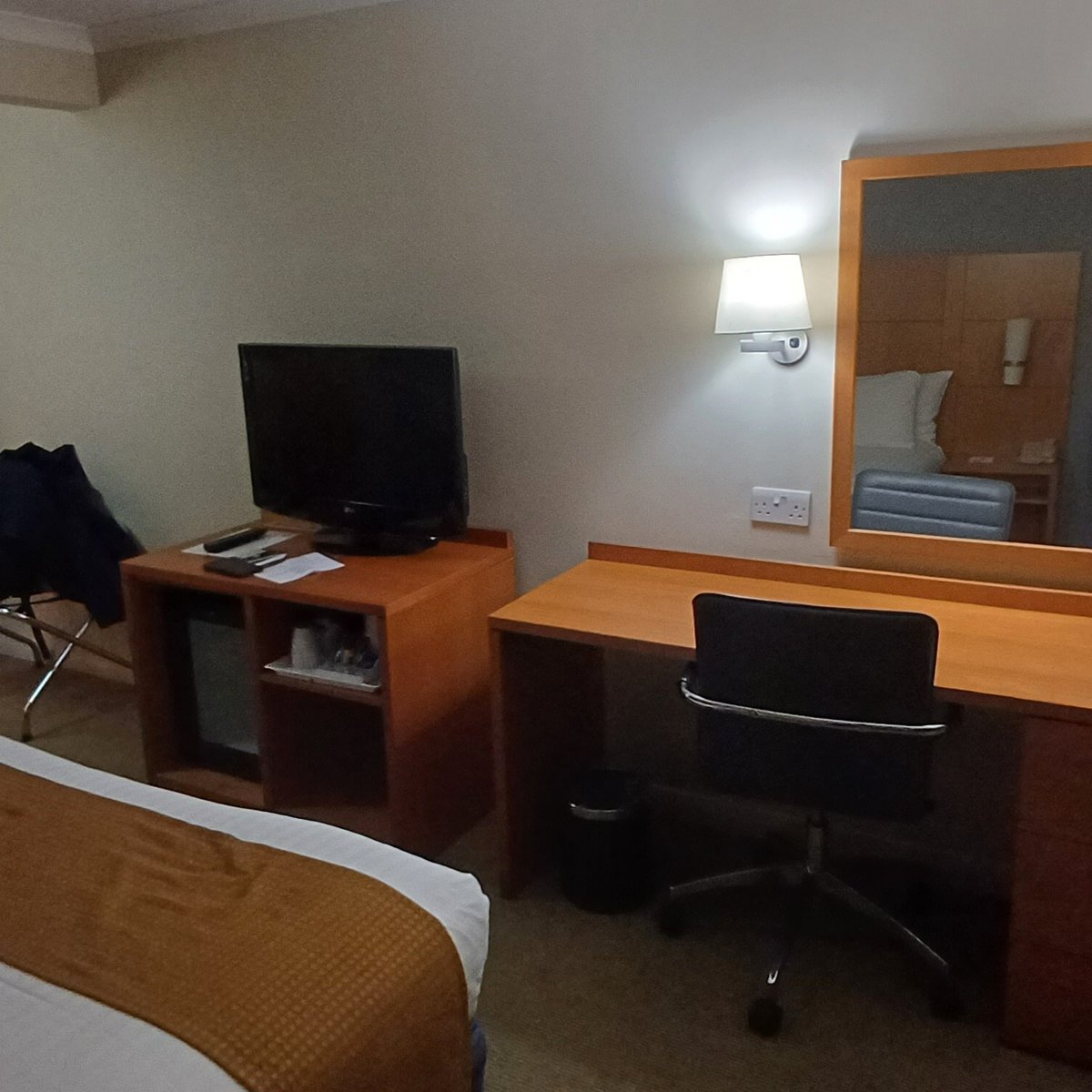HOLIDAY INN LONDON - SUTTON, AN IHG HOTEL - Updated 2025 Reviews