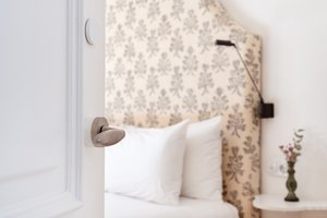 Room & Suite