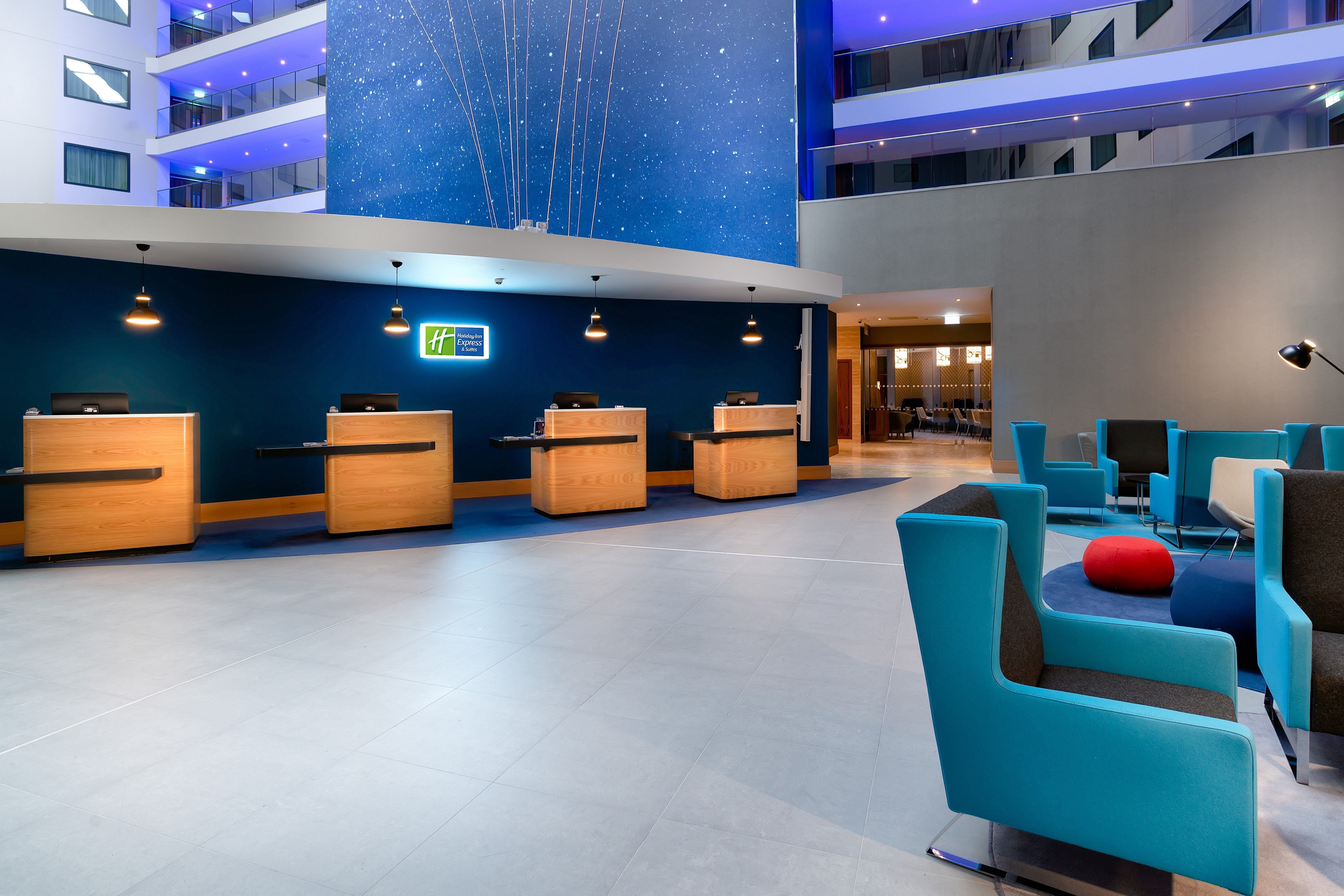 HOLIDAY INN EXPRESS LONDON HEATHROW T4, AN IHG HOTEL $104