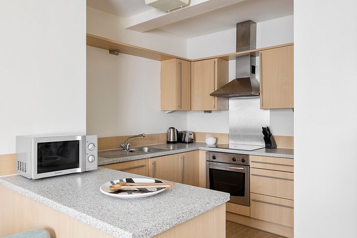 Stylish Modern Apartment Near The City Centre With Nearby Off-Road Parking  Cardiff, United Kingdom