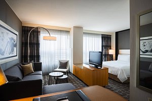 Renaissance Chicago O'Hare Suites Hotel in Chicago