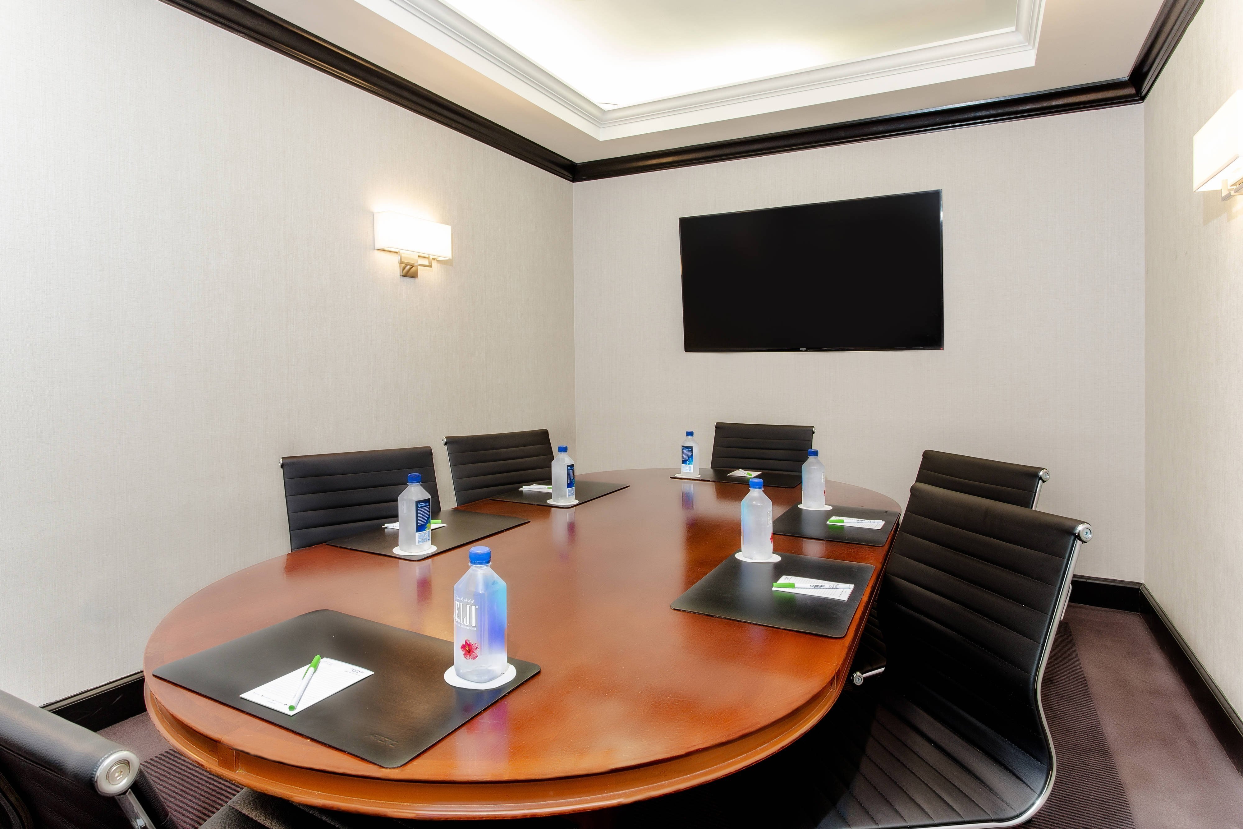 COURTYARD NEW YORK JFK AIRPORT 186 2 1 6 Updated 2023 Prices   Meeting Space Boardroom 