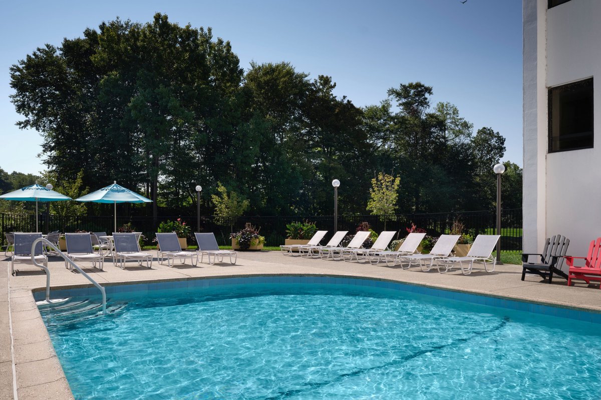 Marriott Park Ridge Pool Pictures & Reviews - Tripadvisor