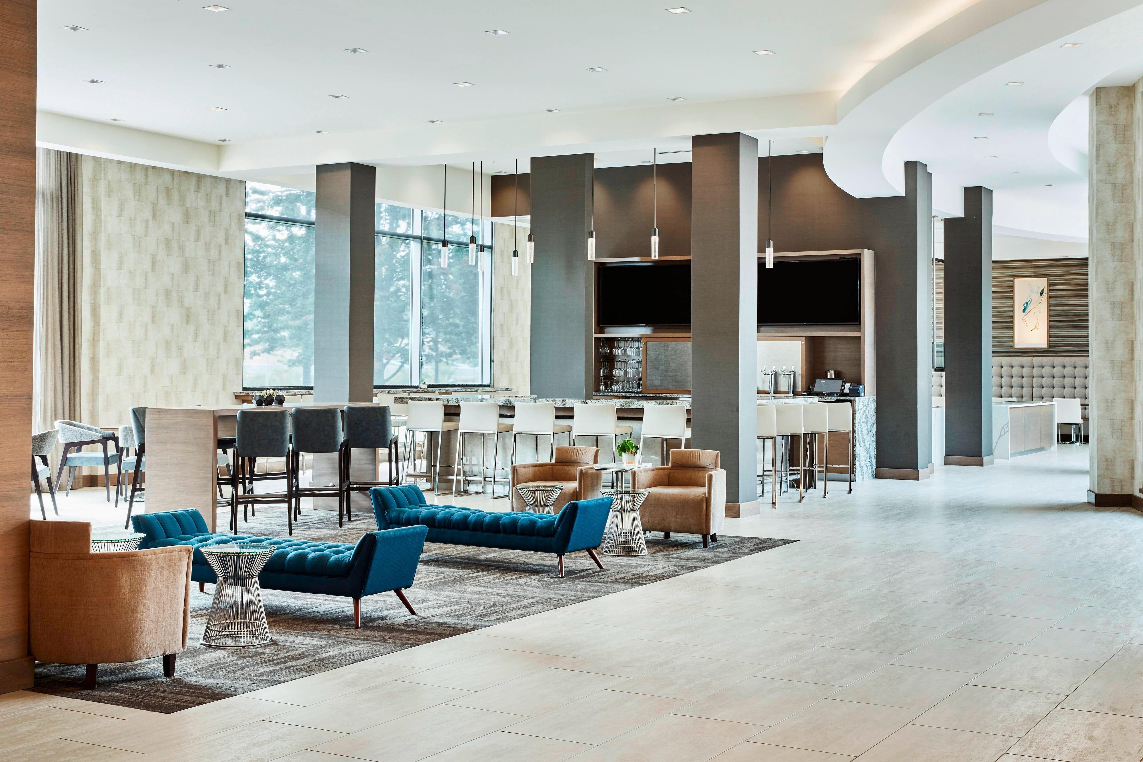 AC HOTEL BY MARRIOTT CINCINNATI AT THE BANKS 180 2 8 5 Updated   Lobby 