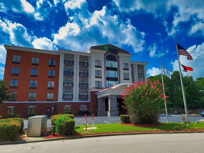 HOLIDAY INN EXPRESS & SUITES WILSON-DOWNTOWN, AN IHG HOTEL $93 ($̶9̶8̶ ...