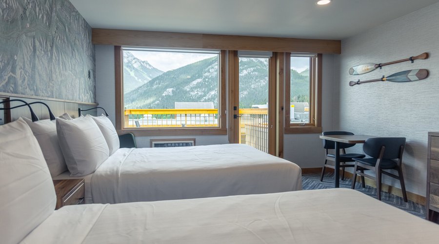 Hotel Canoe & Suites, Superior Hotel Room Mountain View