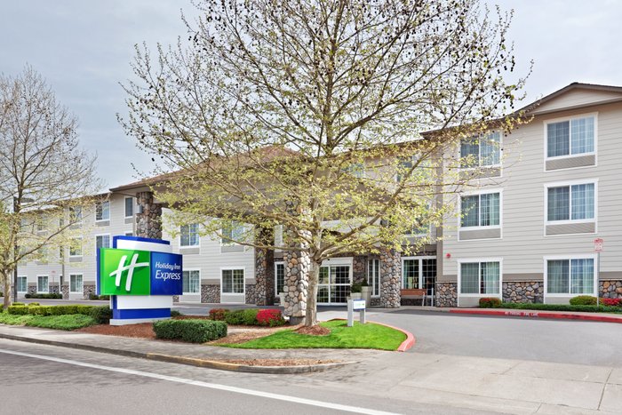 HOLIDAY INN EXPRESS CORVALLIS-ON THE RIVER $162 ($̶2̶0̶8̶) - Prices ...