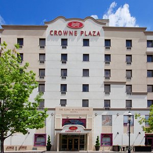 Stay in the 4-star Crowne Plaza Fredericton Lord Beaverbook Hotel 