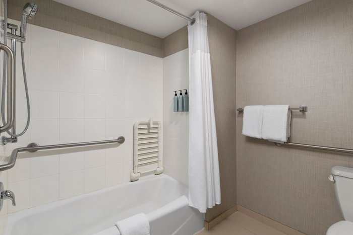 Residence Inn by Marriott Mt. Laurel at Bishop's Gate Rooms: Pictures ...