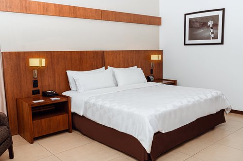 HOLIDAY INN GUAYAQUIL AIRPORT $99 ($̶1̶3̶5̶) - Updated 2023 Prices ...