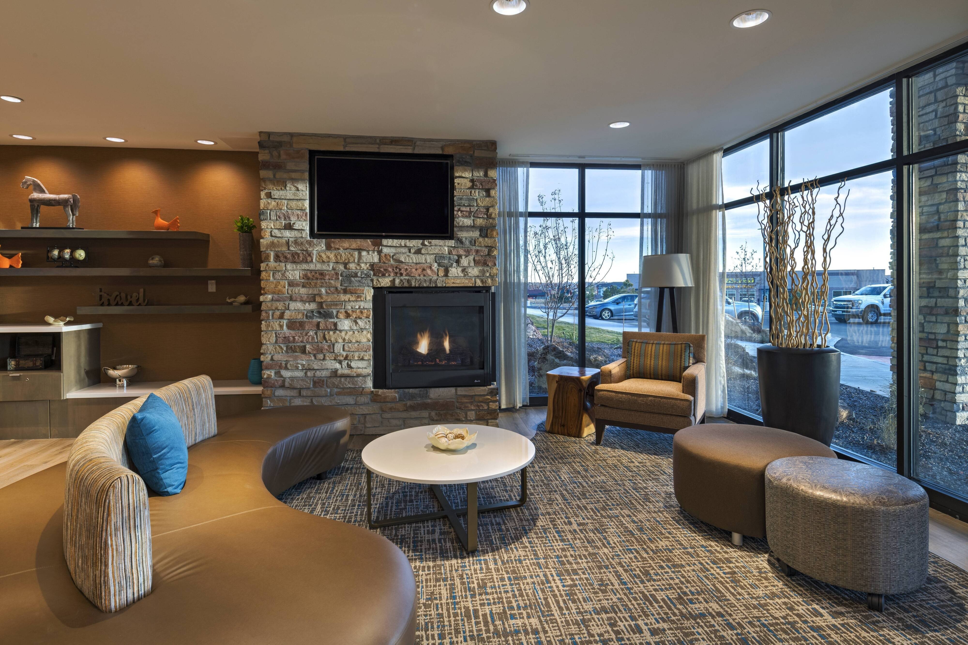 FAIRFIELD INN SUITES BY MARRIOTT COLORADO SPRINGS EAST BALLPARK 98   Lobby Seating Area 