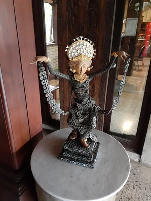 Many spiritual items - Picture of Rainbow Spirit, Ubud - Tripadvisor