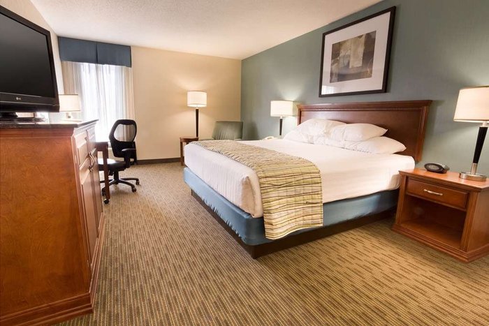 DRURY INN & SUITES ST. LOUIS SOUTHWEST $132 ($̶1̶5̶3̶) - Updated 2024 ...