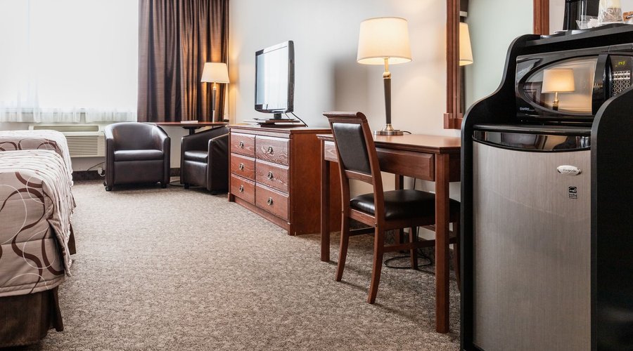 Our family-owned Inn offers modern and fresh guestrooms that are cozy and clean. Our atmosphere is like home and our guests quickly become family. Each room is equipped with a small fridge, microwave, coffee and tea maker, and cable television, providing all the comforts of home. Come stay with us and experience why our guests keep coming back year after year.