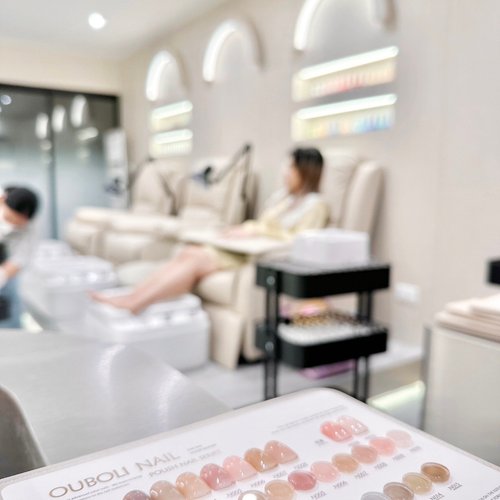 Best Manicurists in Bangkok, Thailand – Acrylic Nails, Nail Repair,  Pedicures – Tasty Thailand