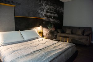 Room & Suite