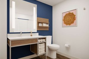 Room & Suite