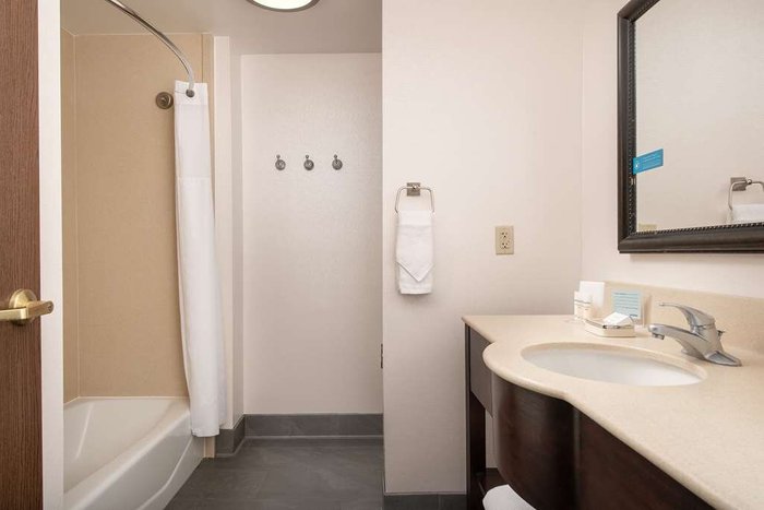 Hampton Inn And Suites Lake City Prices And Hotel Reviews Fl 0750