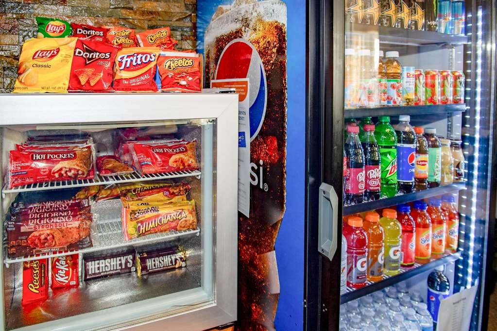 RODEWAY INN Prices Hotel Reviews Colorado Springs   Hotel Vending Area 