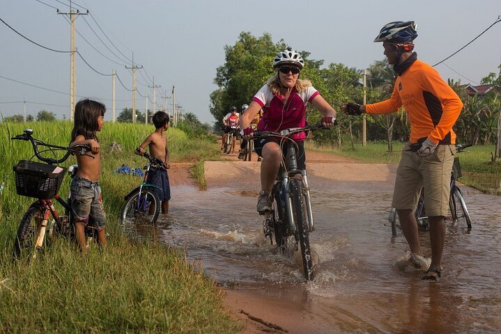 Backroads biking online