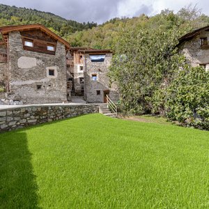 L'agriturismo Ca' Gianin si trova a Vervio, un piccolo Borgo rurale Valtellinese, situato tra Tirano e Bormio. La struttura nasce da un nucleo storico del '600 e presenta 11 camere dallo stile unico e inconfondibile, dove poter soggiornare.
