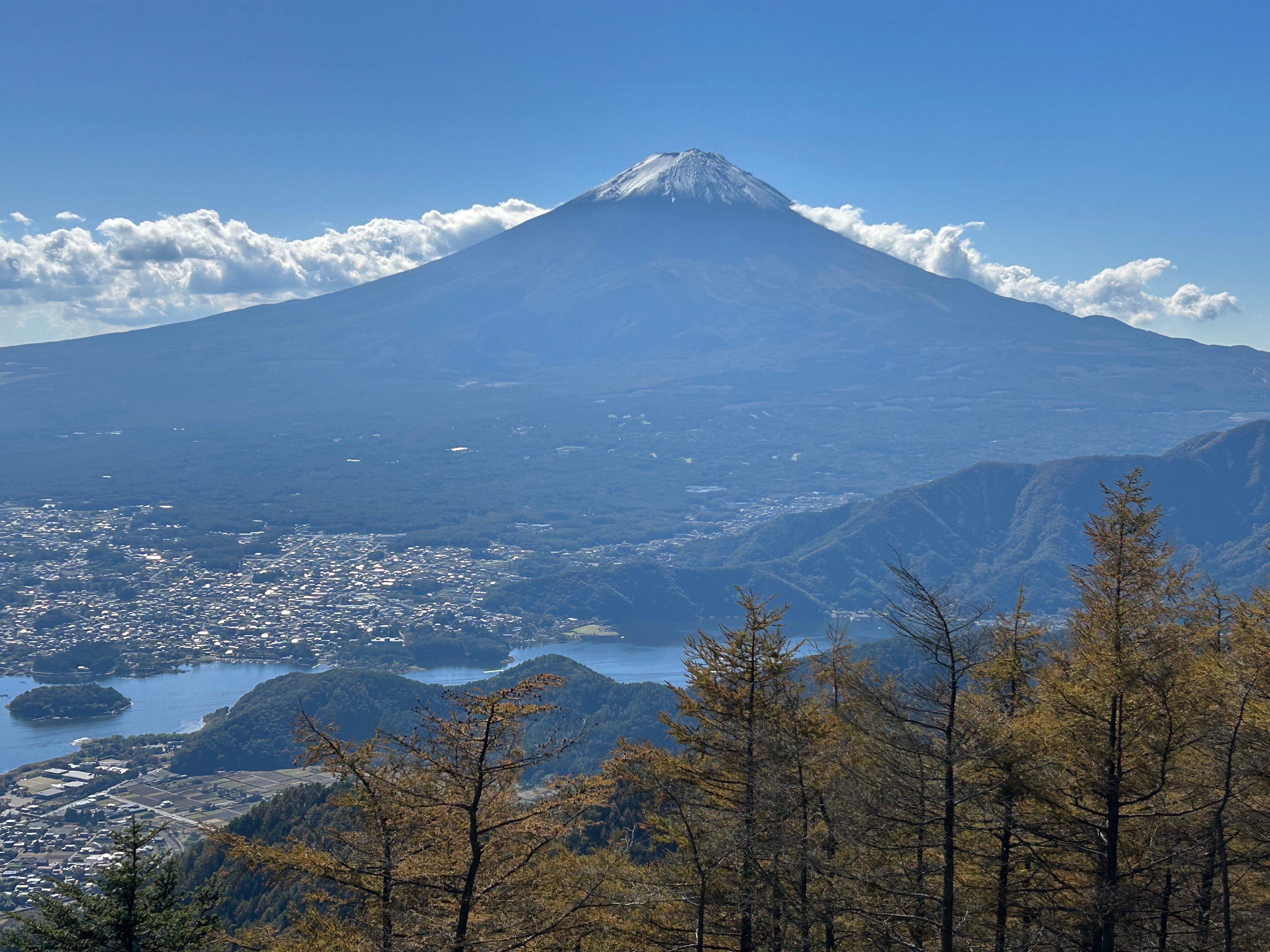天下茶屋～三ツ峠山～新倉山浅間公園（山小屋泊/1泊2日