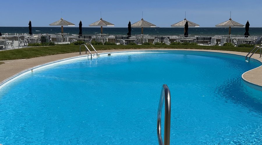 Beachfront heated pool - 82 degrees