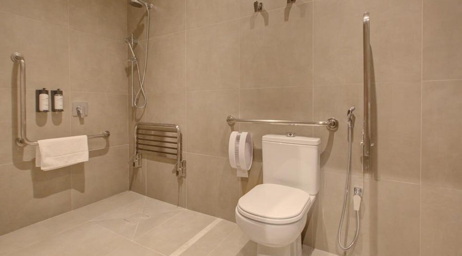 Banheiro - Suíte  adaptada PCD.