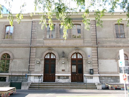 Affichage sans filtre à la Bibliothèque de Genève, Promenade des Bastions 8  (Centre) - Genève; le samedi 22 octobre 2022 — La décadanse