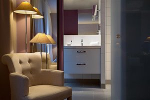 Room & Suite