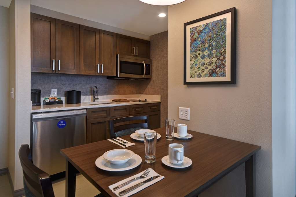 HOMEWOOD SUITES BY HILTON ORLANDO AT FLAMINGO CROSSINGS TOWN CENTER   Guest Room Amenity 