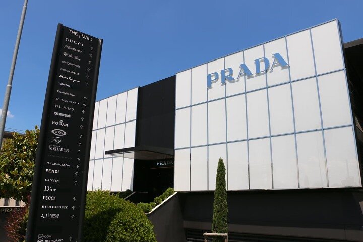 The space shop outlet prada