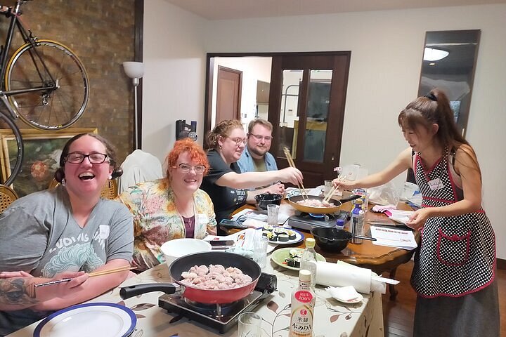 Lezione di cucina giapponese Bento Box in una casa privata a Tokyo