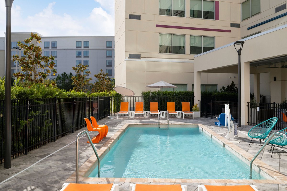 Aloft Orlando Lake Buena Vista Pool Pictures & Reviews - Tripadvisor