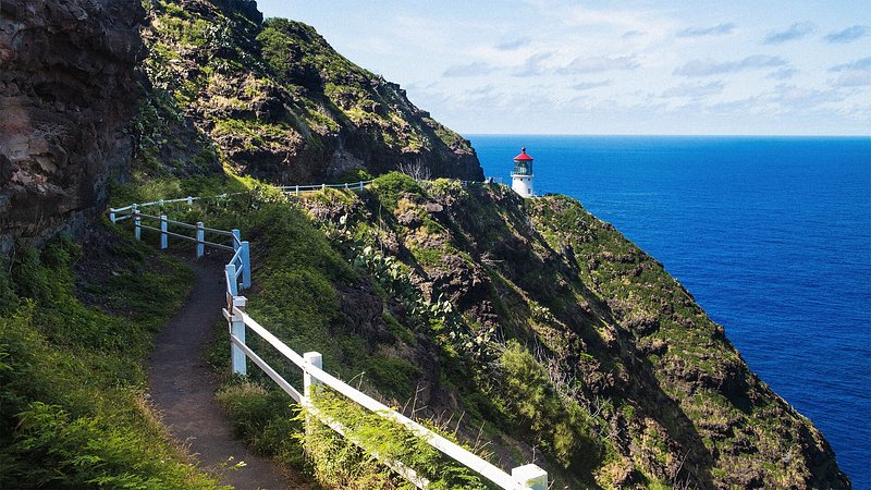 Hiking trail to Makapu’u Point Lighthouse