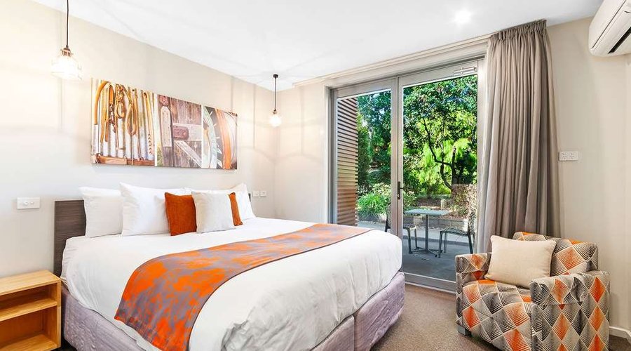 Spacious guest room