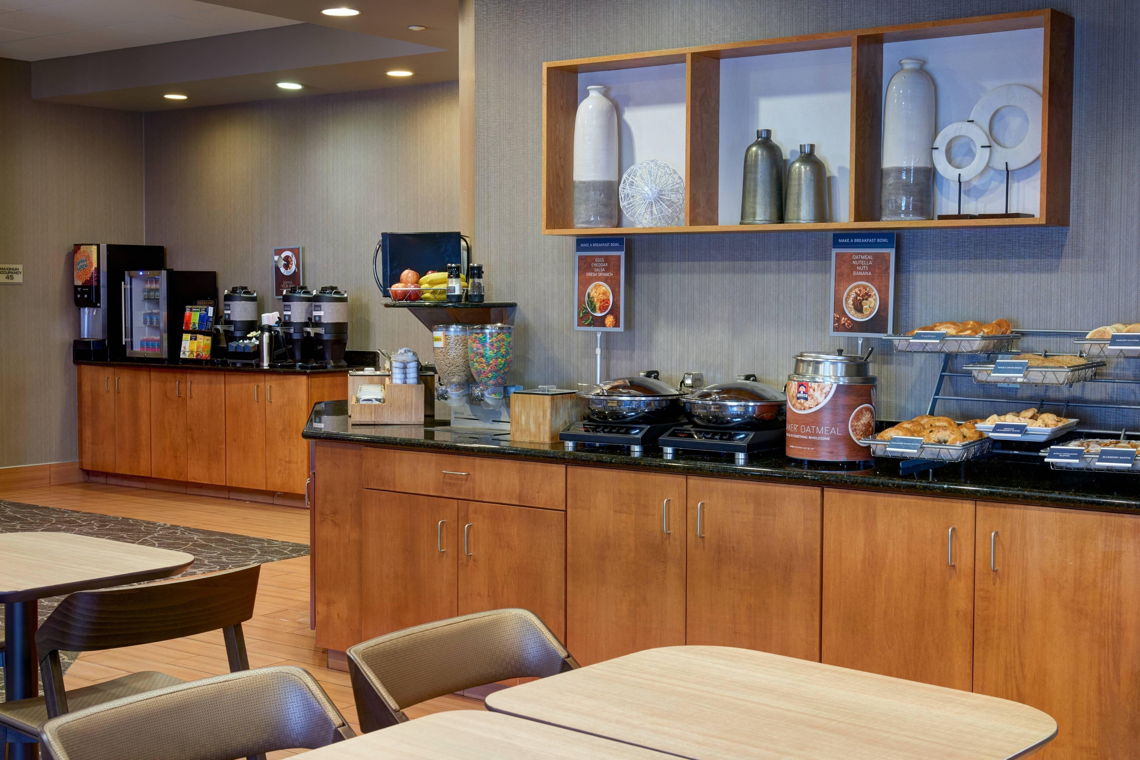 SPRINGHILL SUITES BY MARRIOTT FRANKENMUTH 114 1 3 2 Updated   Breakfast Buffet 